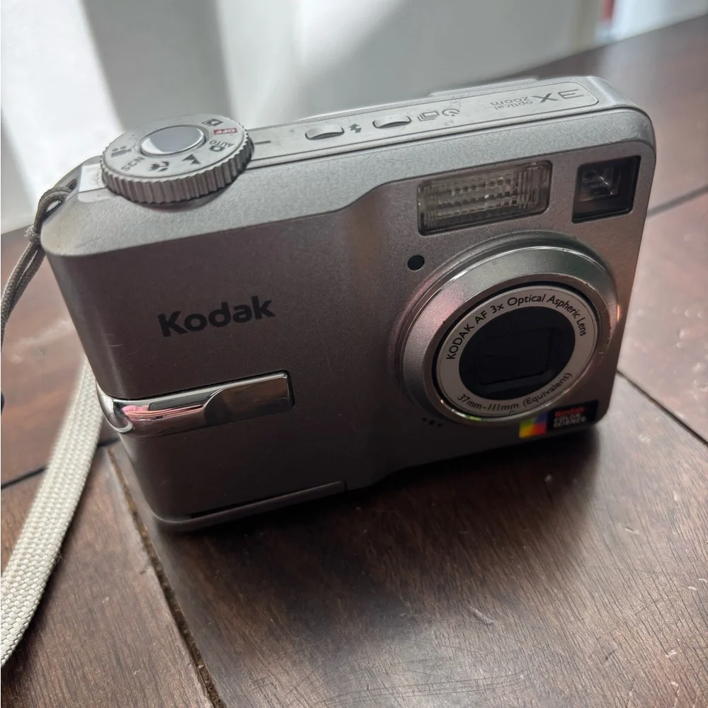 Kodak easy share c743 8.1 mp digital‎ camera. Tested and working